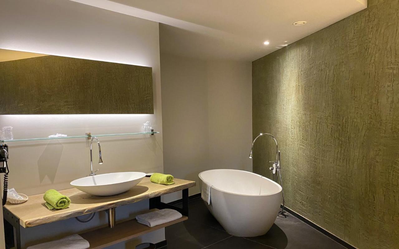 Hotel Wellness Eau De Roche Durbuy Bagian luar foto