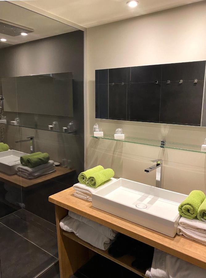 Hotel Wellness Eau De Roche Durbuy Bagian luar foto