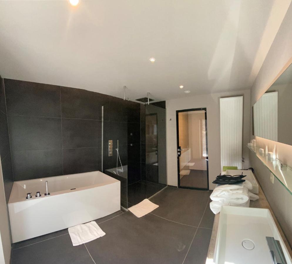 Hotel Wellness Eau De Roche Durbuy Bagian luar foto