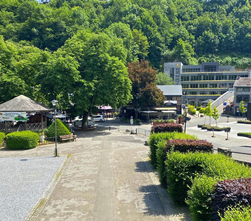 Hotel Wellness Eau De Roche Durbuy Bagian luar foto