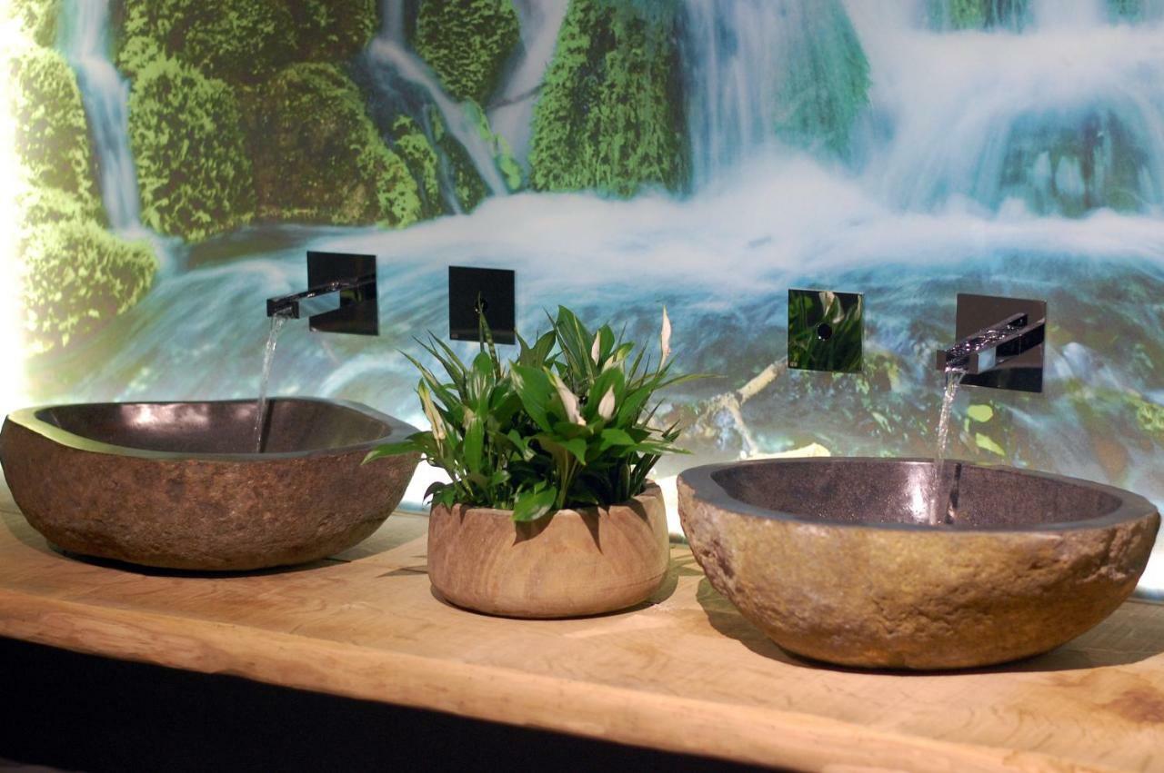 Hotel Wellness Eau De Roche Durbuy Bagian luar foto